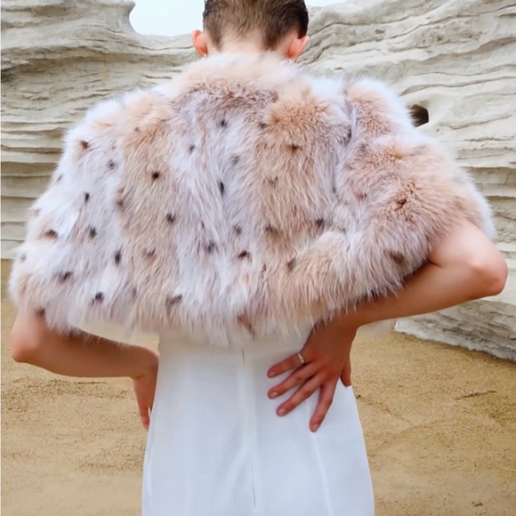 Never Worn | SagaFurs Fox Fur Cape - Picture 4 of 9